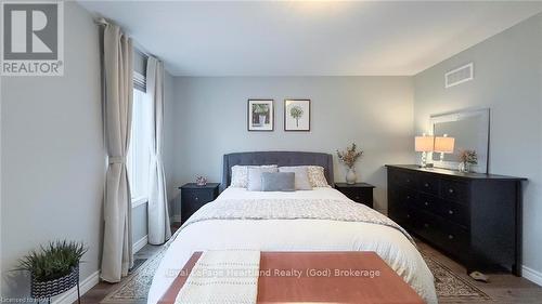 103 Huron Heights Drive, Ashfield-Colborne-Wawanosh (Colborne), ON - Indoor Photo Showing Bedroom