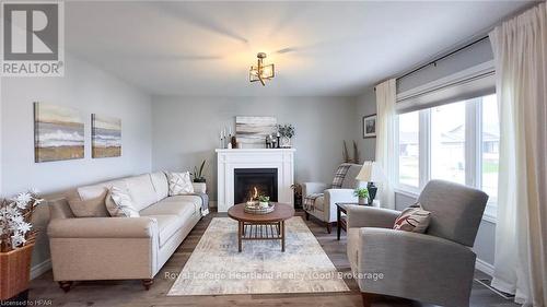 103 Huron Heights Drive, Ashfield-Colborne-Wawanosh (Colborne Twp), ON - Indoor Photo Showing Living Room With Fireplace