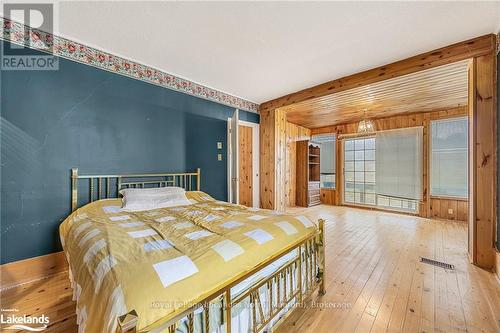 556341 6Th Line, Blue Mountains, ON - Indoor Photo Showing Bedroom