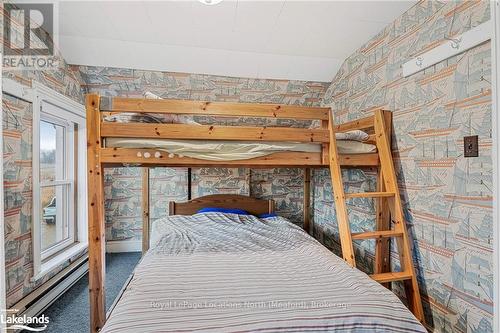 556341 6Th Line, Blue Mountains, ON - Indoor Photo Showing Bedroom