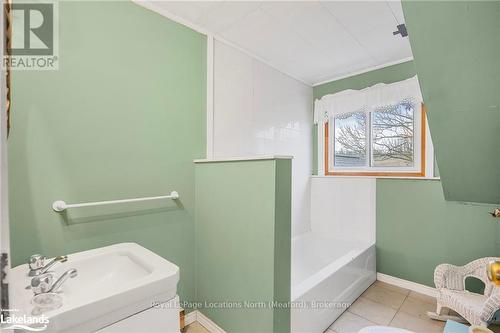 556341 6Th Line, Blue Mountains, ON - Indoor Photo Showing Bathroom