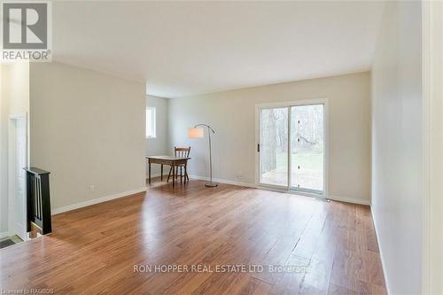 950 16Th Street W, Georgian Bluffs, ON - Indoor Photo Showing Other Room