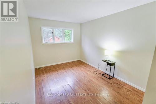 950 16Th Street W, Georgian Bluffs, ON - Indoor Photo Showing Other Room