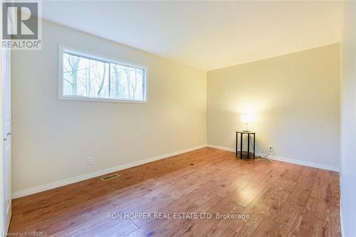 950 16Th Street W, Georgian Bluffs, ON - Indoor Photo Showing Other Room