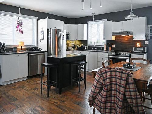 Cuisine - 566  - 568 Rue Kitchener, La Tuque, QC - Indoor Photo Showing Kitchen