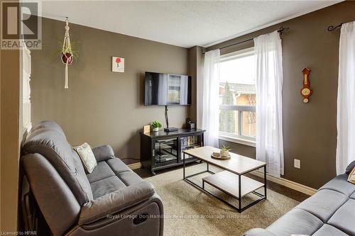 793 Lavery Street, North Perth (Listowel), ON - Indoor Photo Showing Living Room