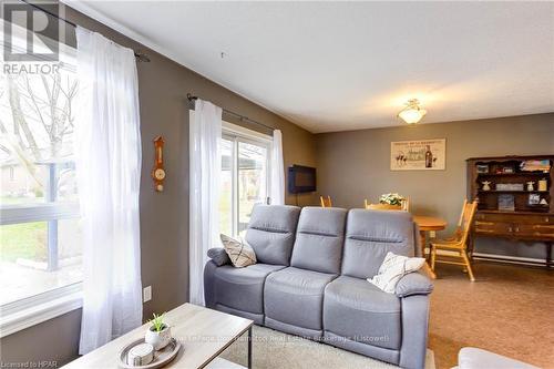 793 Lavery Street, North Perth (Listowel), ON - Indoor Photo Showing Living Room