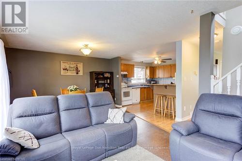 793 Lavery Street, North Perth (Listowel), ON - Indoor Photo Showing Living Room