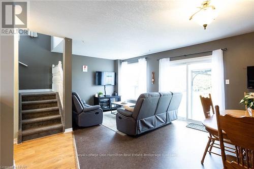 793 Lavery Street, North Perth (Listowel), ON - Indoor Photo Showing Living Room