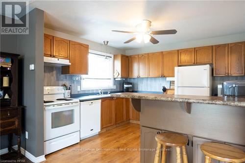 793 Lavery Street, North Perth (Listowel), ON - Indoor Photo Showing Kitchen