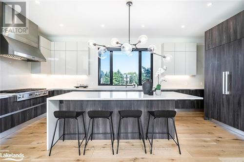 143 Wyandot Court, Blue Mountains (Blue Mountain Resort Area), ON - Indoor Photo Showing Kitchen With Upgraded Kitchen