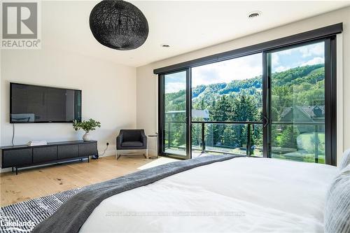 143 Wyandot Court, Blue Mountains (Blue Mountain Resort Area), ON - Indoor Photo Showing Bedroom