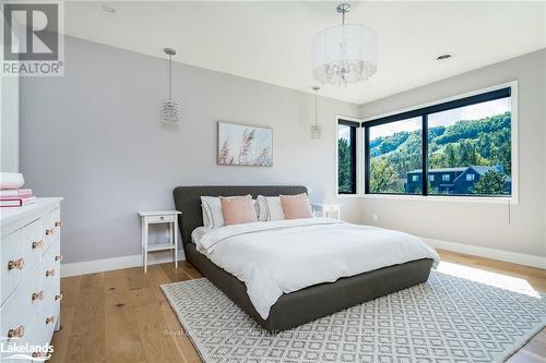 143 Wyandot Court, Blue Mountains (Blue Mountain Resort Area), ON - Indoor Photo Showing Bedroom