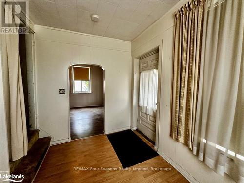 563 7Th Avenue, Hanover, ON - Indoor Photo Showing Other Room