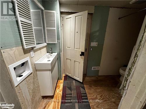 563 7Th Avenue, Hanover, ON - Indoor Photo Showing Laundry Room