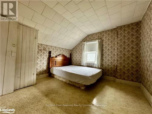 563 7Th Avenue, Hanover, ON - Indoor Photo Showing Bedroom