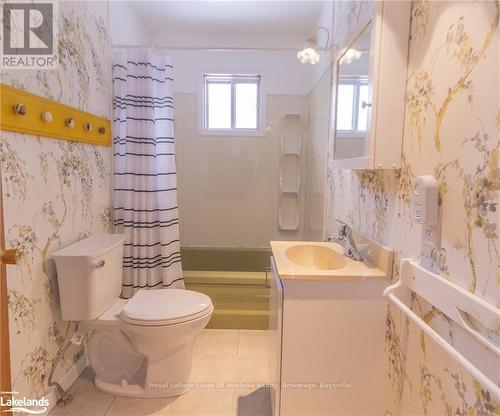 1125 Fairy Falls Road, Lake Of Bays (Mclean), ON - Indoor Photo Showing Bathroom