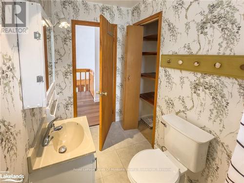 1125 Fairy Falls Road, Lake Of Bays (Mclean), ON - Indoor Photo Showing Bathroom