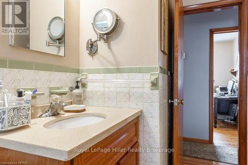 51 Gordon Street, Stratford, ON - Indoor Photo Showing Bathroom