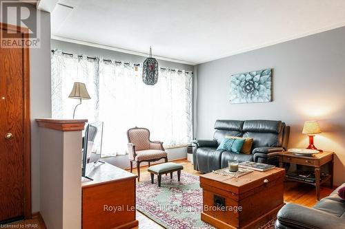 51 Gordon Street, Stratford, ON - Indoor Photo Showing Living Room