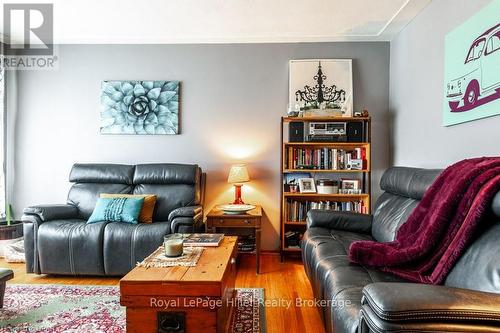 51 Gordon Street, Stratford, ON - Indoor Photo Showing Living Room