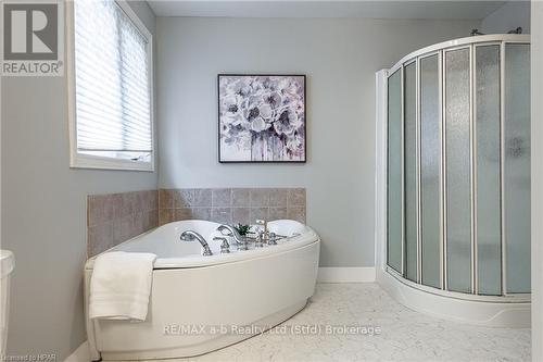 18 Abraham Drive, Stratford, ON - Indoor Photo Showing Bathroom