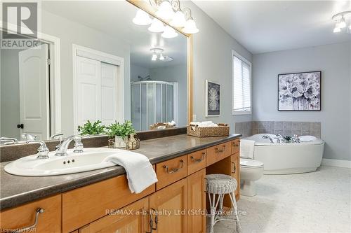 18 Abraham Drive, Stratford, ON - Indoor Photo Showing Bathroom