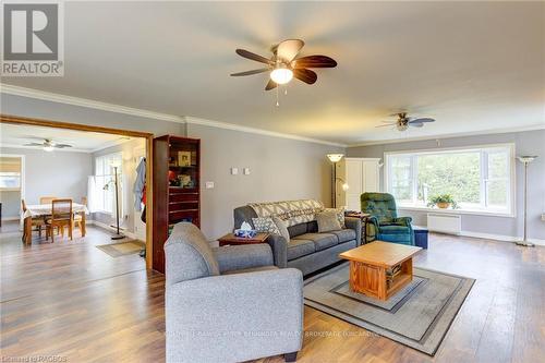 205 London Road, Huron-Kinloss, ON - Indoor Photo Showing Living Room