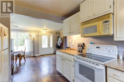 205 London Road, Huron-Kinloss, ON - Indoor Photo Showing Kitchen