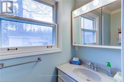 205 London Road, Huron-Kinloss, ON - Indoor Photo Showing Bathroom