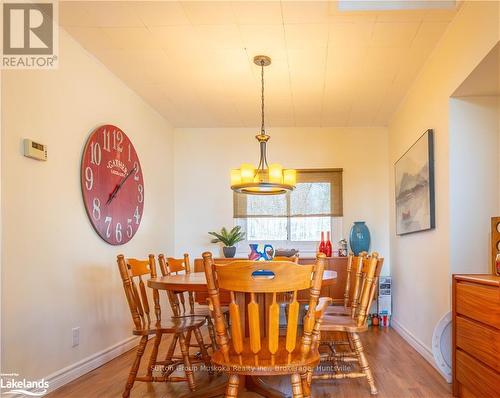 562 & 568 Waseosa Lake Road, Huntsville (Chaffey), ON - Indoor Photo Showing Dining Room