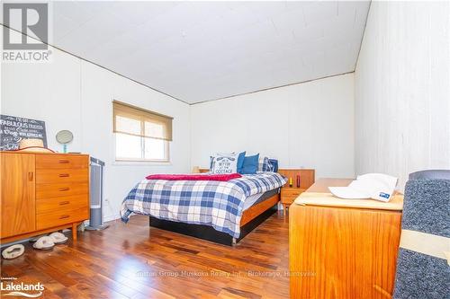 562 & 568 Waseosa Lake Road, Huntsville (Chaffey), ON - Indoor Photo Showing Bedroom