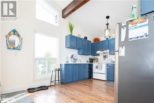 562 & 568 Waseosa Lake Road, Huntsville (Chaffey), ON - Indoor Photo Showing Kitchen