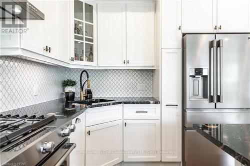 109 - 362 Fairview Street, Wilmot, ON - Indoor Photo Showing Kitchen With Upgraded Kitchen