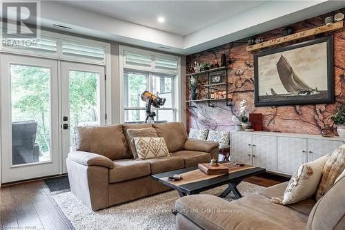 109 - 362 Fairview Street, Wilmot, ON - Indoor Photo Showing Living Room