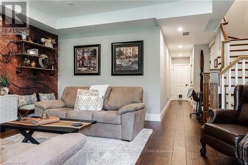 109 - 362 Fairview Street, Wilmot, ON - Indoor Photo Showing Living Room