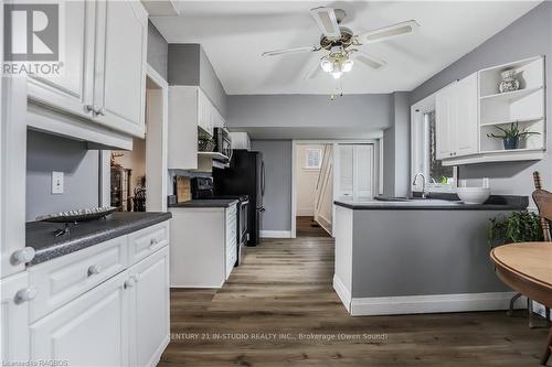 2504 6Th Avenue W, Owen Sound, ON - Indoor Photo Showing Kitchen