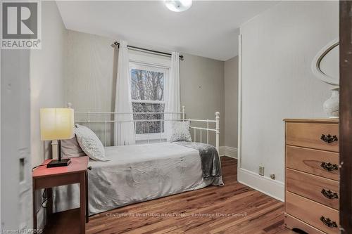 2504 6Th Avenue W, Owen Sound, ON - Indoor Photo Showing Bedroom