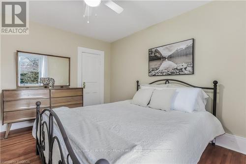 2504 6Th Avenue W, Owen Sound, ON - Indoor Photo Showing Bedroom