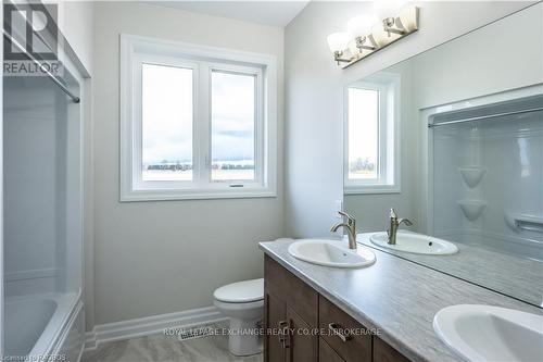 376 Hawthorne Street, Saugeen Shores, ON - Indoor Photo Showing Bathroom