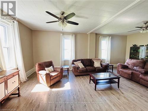 232 Bruce Road 6, South Bruce, ON - Indoor Photo Showing Living Room