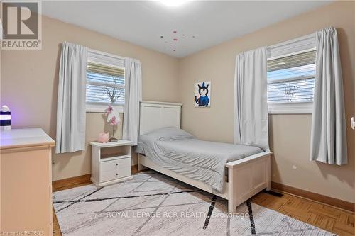 315 2Nd Street, Hanover, ON - Indoor Photo Showing Bedroom