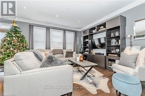 174 Coulthard Boulevard, Cambridge, ON - Indoor Photo Showing Living Room