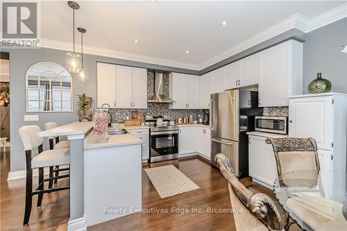 174 Coulthard Boulevard, Cambridge, ON - Indoor Photo Showing Kitchen