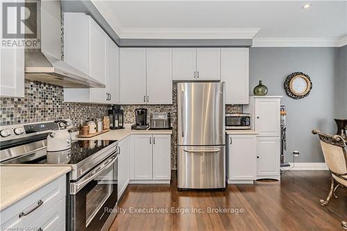 174 Coulthard Boulevard, Cambridge, ON - Indoor Photo Showing Kitchen