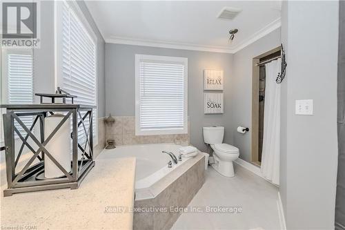 174 Coulthard Boulevard, Cambridge, ON - Indoor Photo Showing Bathroom