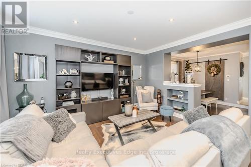 174 Coulthard Boulevard, Cambridge, ON - Indoor Photo Showing Living Room