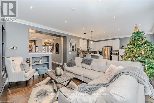 174 Coulthard Boulevard, Cambridge, ON - Indoor Photo Showing Living Room With Fireplace