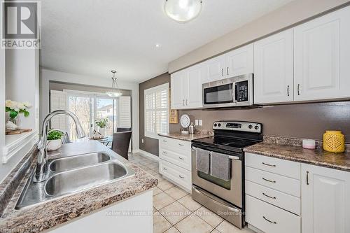 50 Wilkie Crescent, Guelph (Pine Ridge), ON - Indoor Photo Showing Kitchen With Double Sink With Upgraded Kitchen