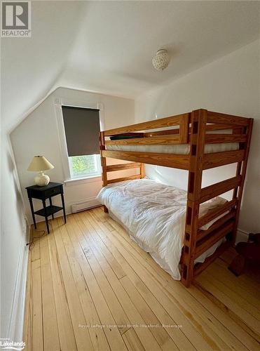 556341 6Th Line, Blue Mountains, ON - Indoor Photo Showing Bedroom